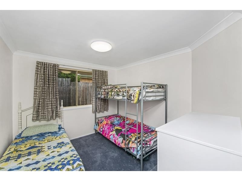 8 Woodside Ct, Lake Haven NSW 2263