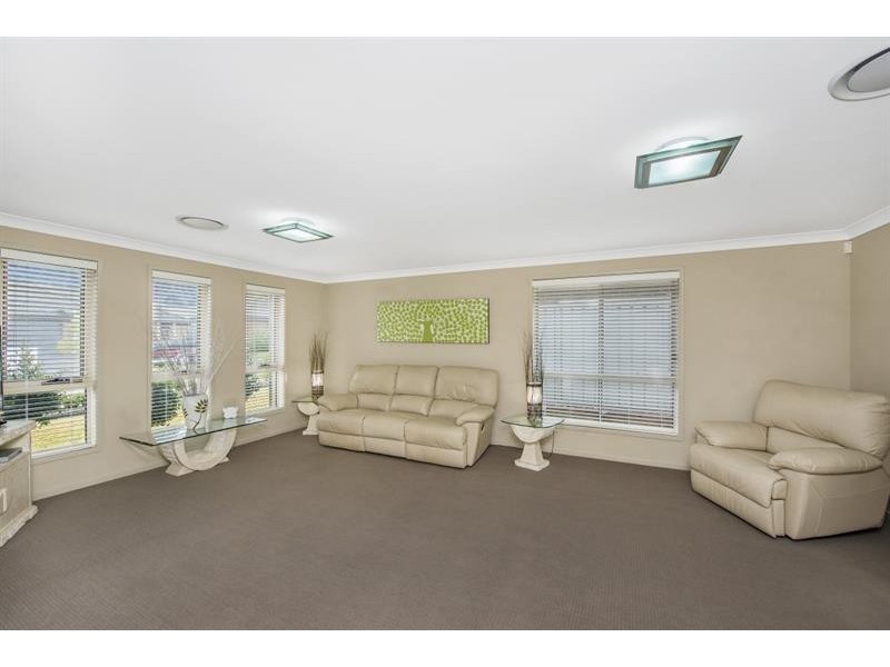 8 Narran Rd, Woongarrah NSW 2259