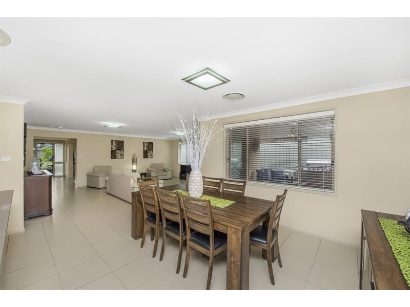 8 Narran Rd, Woongarrah NSW 2259