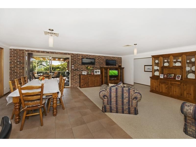 19 Vena Ave, Gorokan NSW 2263