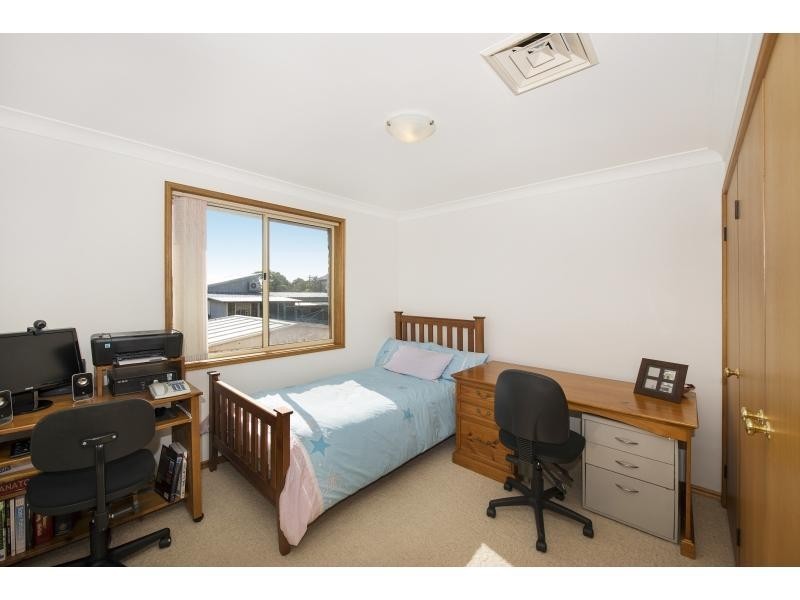 19 Vena Ave, Gorokan NSW 2263