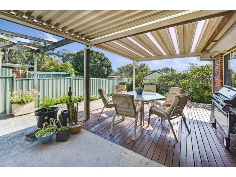 19 Vena Ave, Gorokan NSW 2263