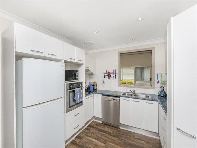 26 Anembo Ave, Summerland Point NSW 2259