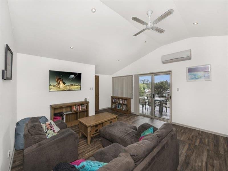 26 Anembo Ave, Summerland Point NSW 2259