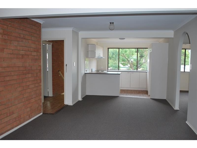 2/73 Scenic Dr, Budgewoi NSW 2262