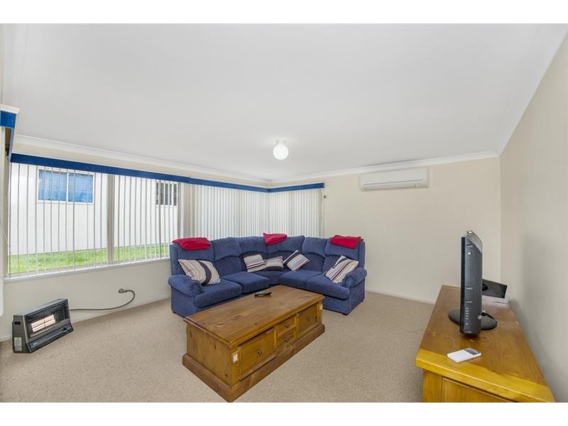 19 Skye Cl, Hamlyn Terrace NSW 2259