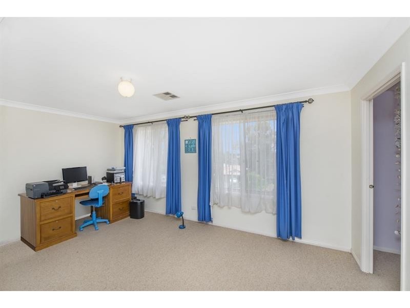 19 Skye Cl, Hamlyn Terrace NSW 2259
