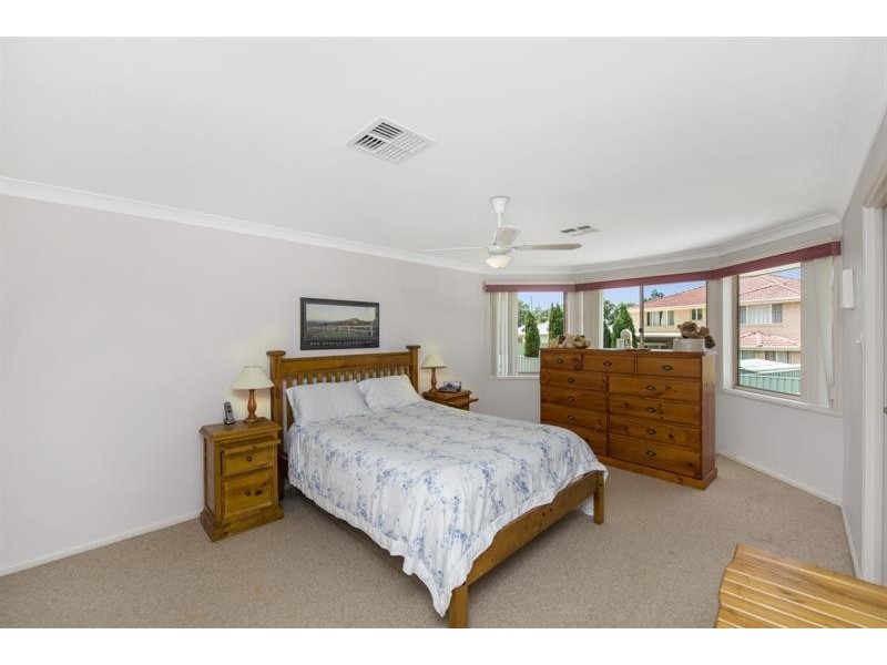 19 Skye Cl, Hamlyn Terrace NSW 2259