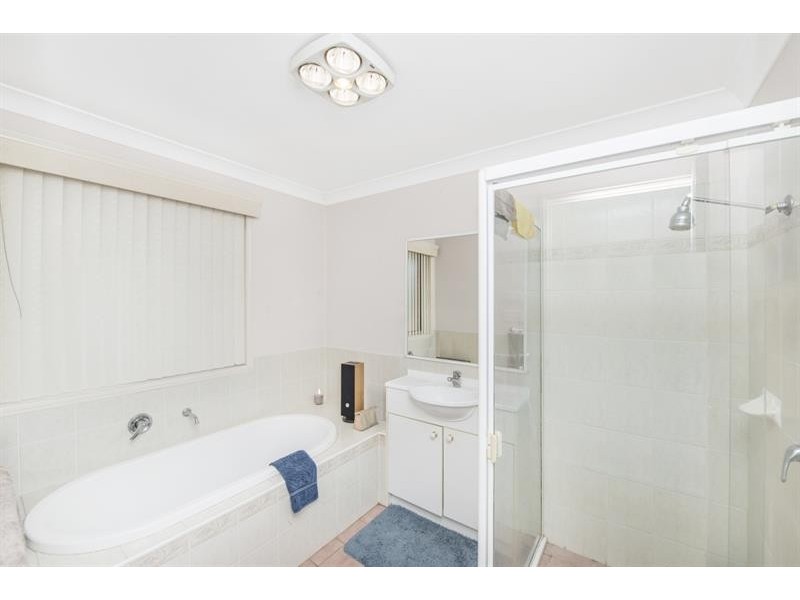19 Skye Cl, Hamlyn Terrace NSW 2259