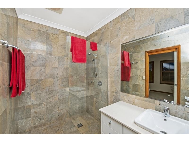 18 Soldiers Point Dr, Norah Head NSW 2263