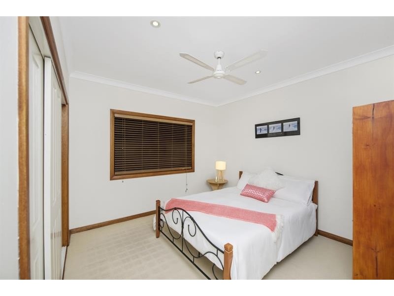 18 Soldiers Point Dr, Norah Head NSW 2263