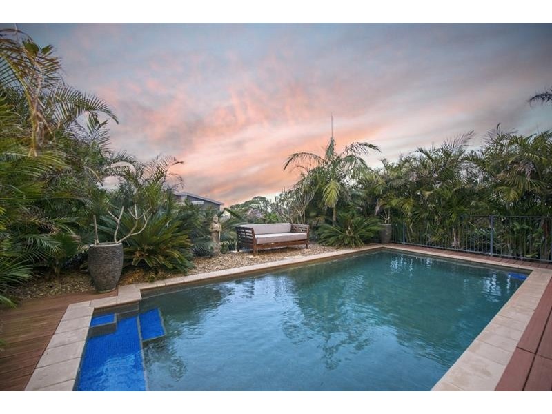18 Soldiers Point Dr, Norah Head NSW 2263