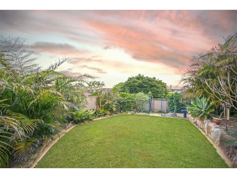 18 Soldiers Point Dr, Norah Head NSW 2263