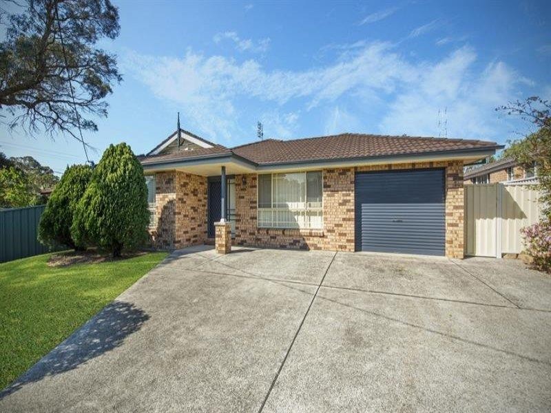 15 Pearce Rd, Kanwal NSW 2259