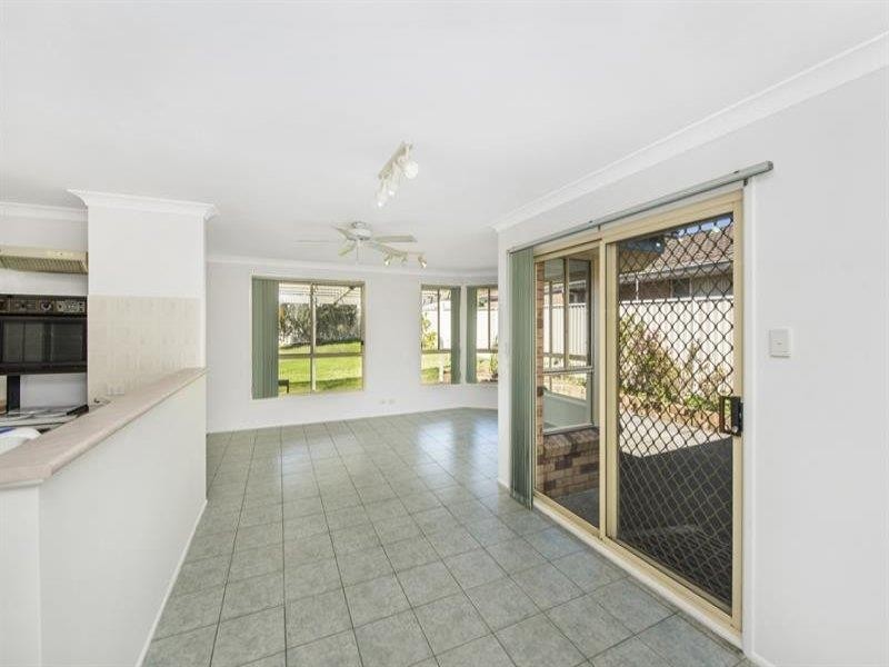15 Pearce Rd, Kanwal NSW 2259