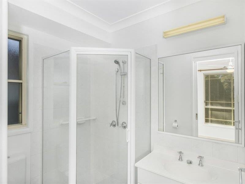 15 Pearce Rd, Kanwal NSW 2259