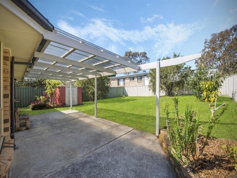 15 Pearce Rd, Kanwal NSW 2259