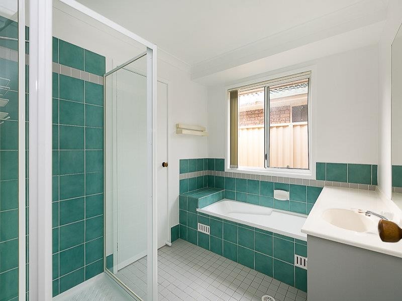 3 Lady Kendall Dr, Blue Haven NSW 2262