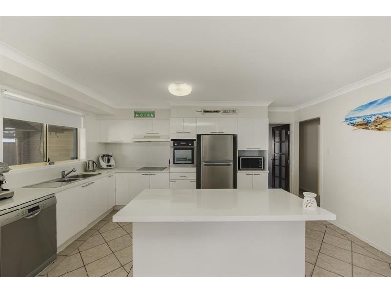 20 Wallis Ave, Canton Beach NSW 2263