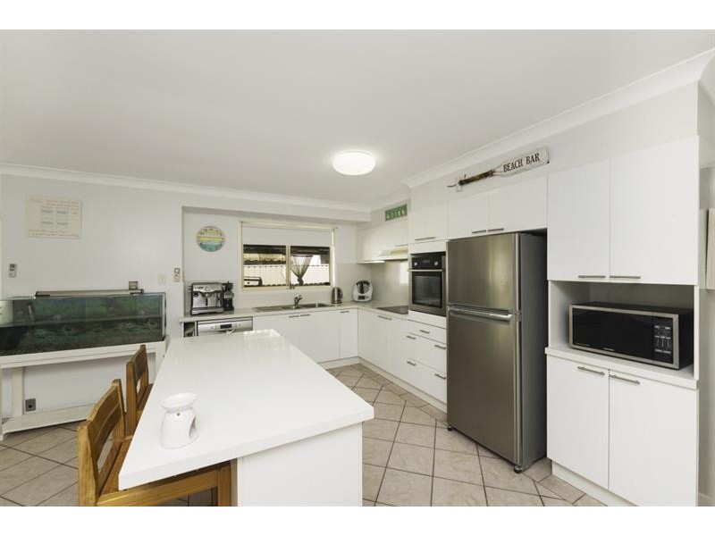 20 Wallis Ave, Canton Beach NSW 2263