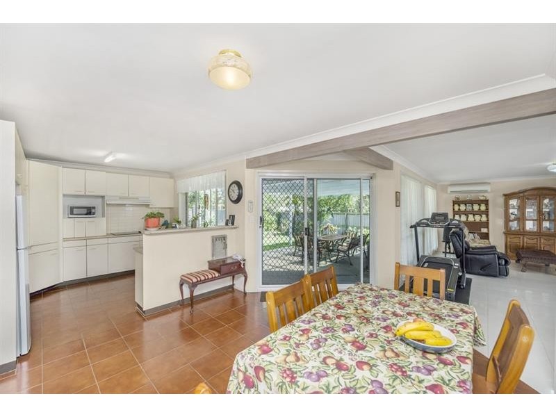 7 Telopea Cl, Lake Haven NSW 2263