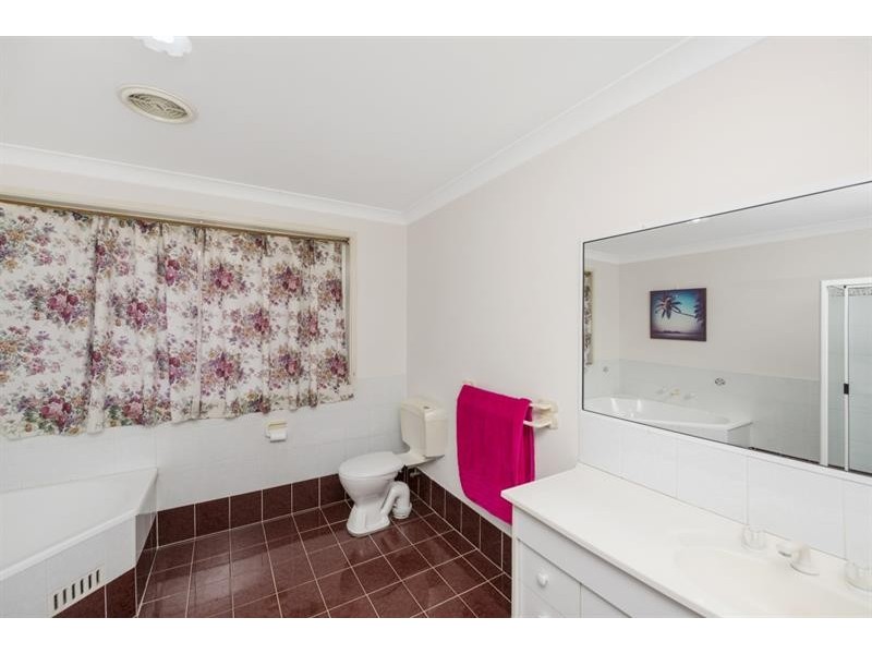 7 Telopea Cl, Lake Haven NSW 2263