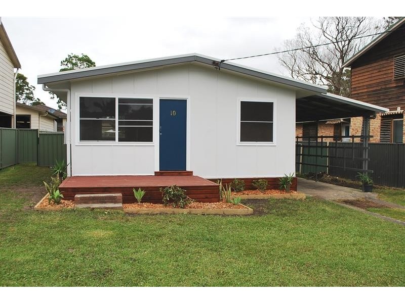 10 Charmhaven Ave, Charmhaven NSW 2263