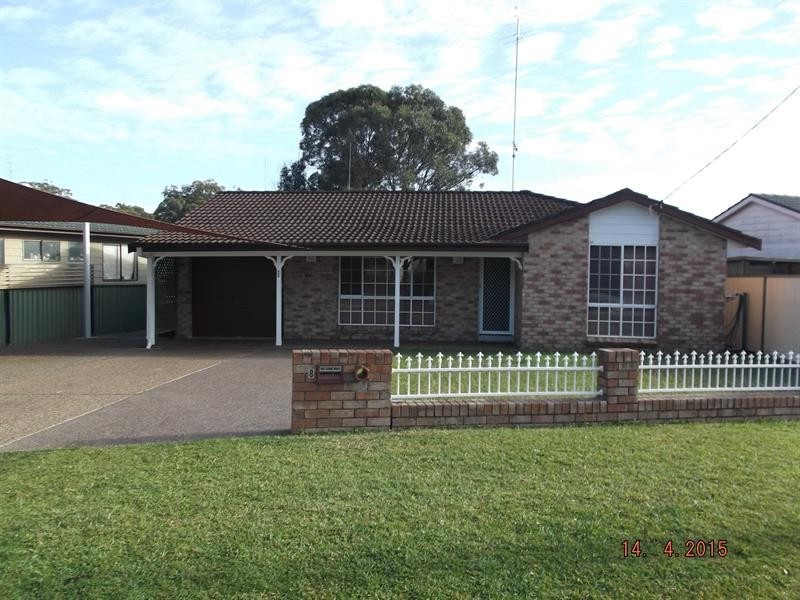 8 Spencer Rd, Mannering Park NSW 2259