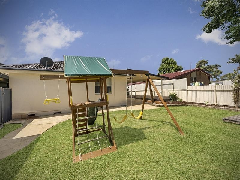 3 Ninth Ave, Toukley NSW 2263