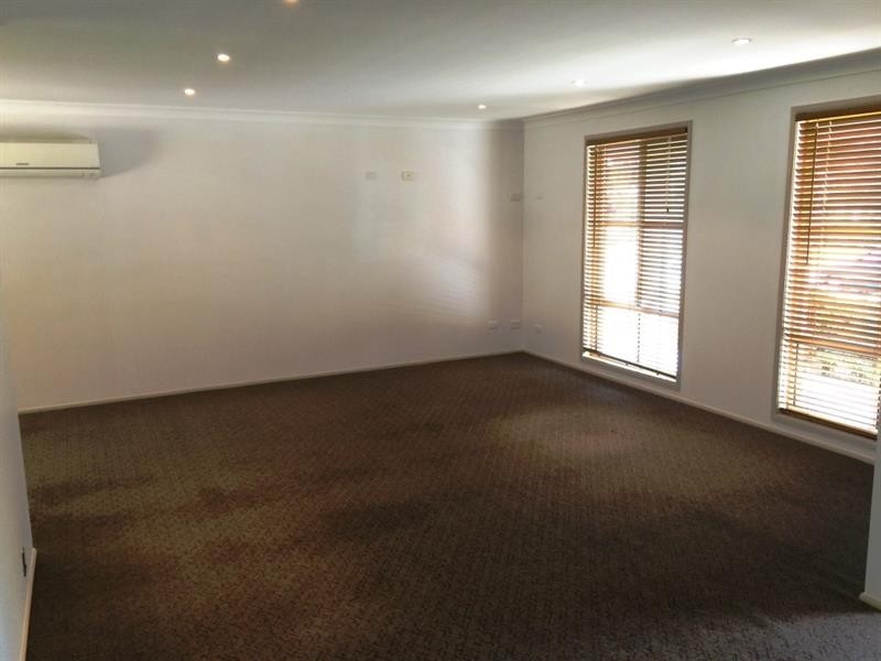 9 Glider Rd, Wadalba NSW 2259