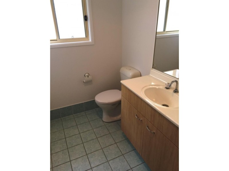 9 Glider Rd, Wadalba NSW 2259