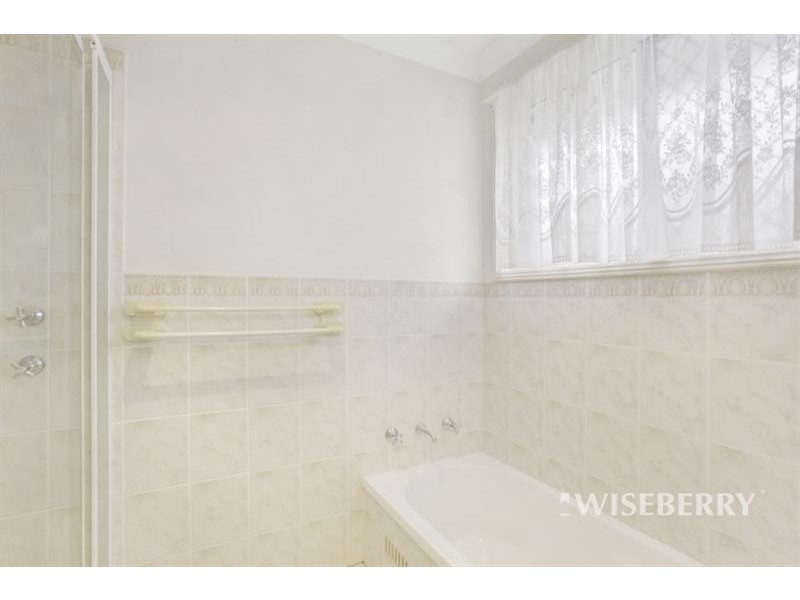 6a Esther Cl, Gorokan NSW 2263