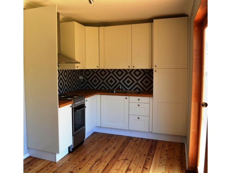 13 Sylvia Ave, Gorokan NSW 2263