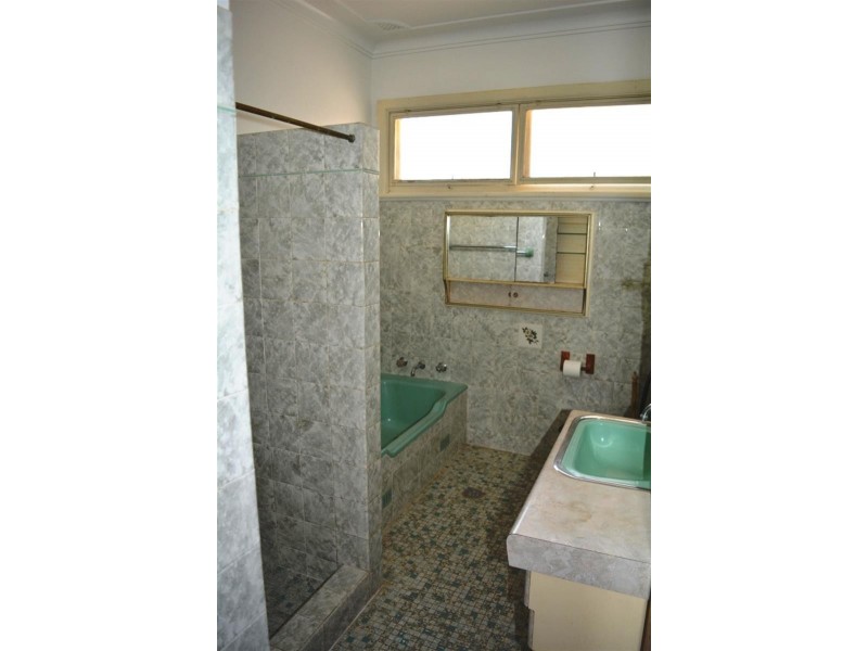18 Trevally Ave, Chain Valley Bay NSW 2259