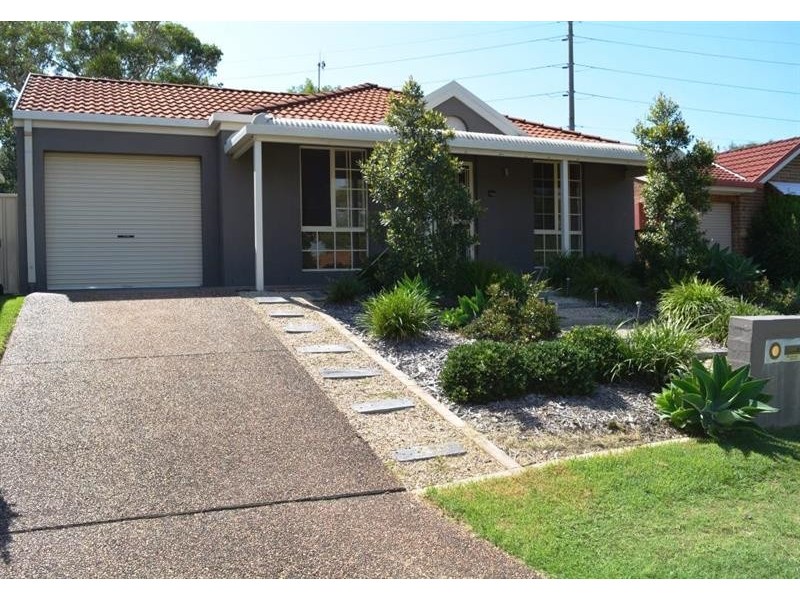 16 Nelmes Rd, Blue Haven NSW 2262