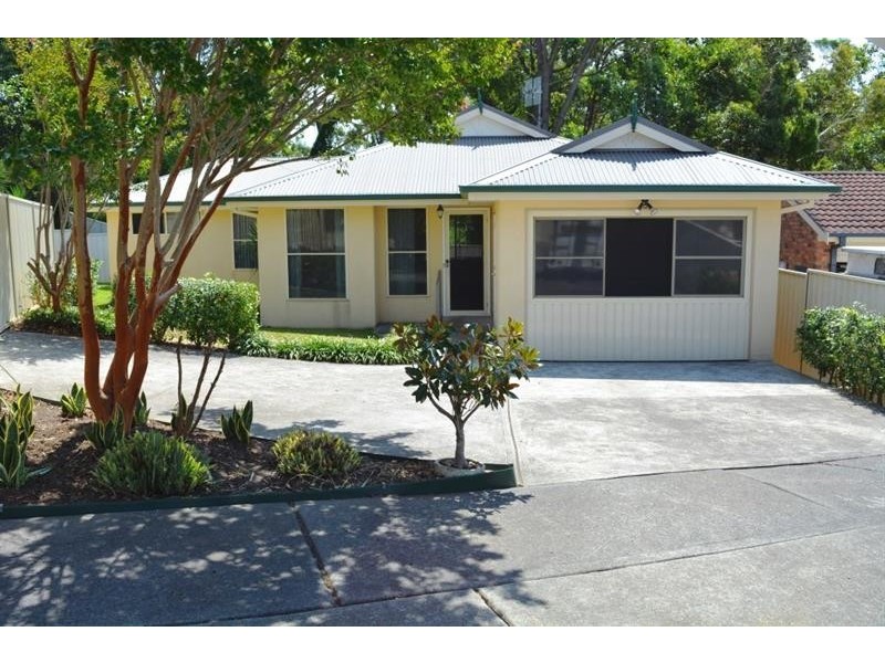 29a Derwent Dr, Lake Haven NSW 2263