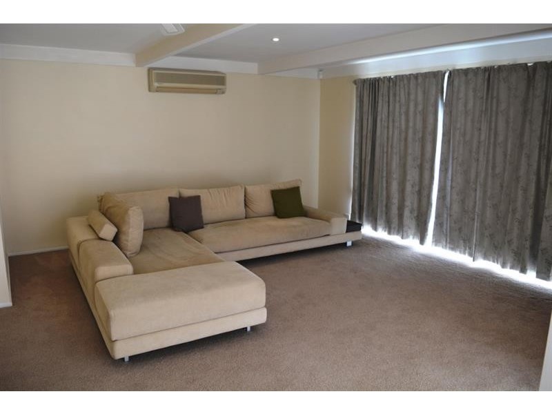 30 Moss Ave, Toukley NSW 2263