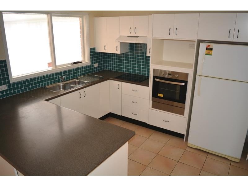 30 Moss Ave, Toukley NSW 2263
