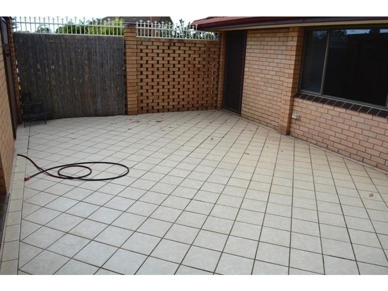 30 Moss Ave, Toukley NSW 2263