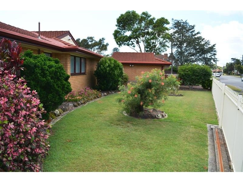 30 Moss Ave, Toukley NSW 2263