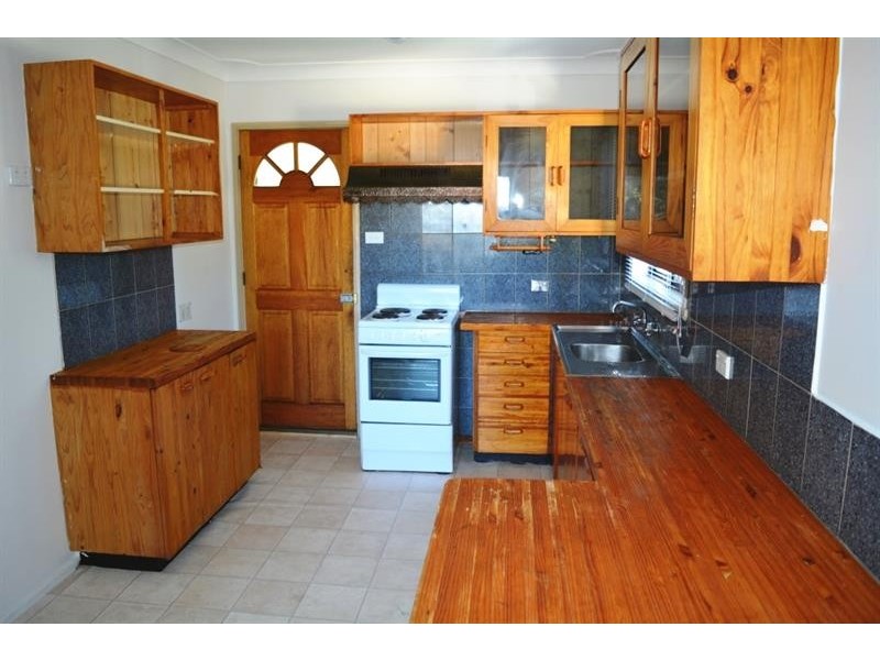 19 Awaba Ave, Charmhaven NSW 2263