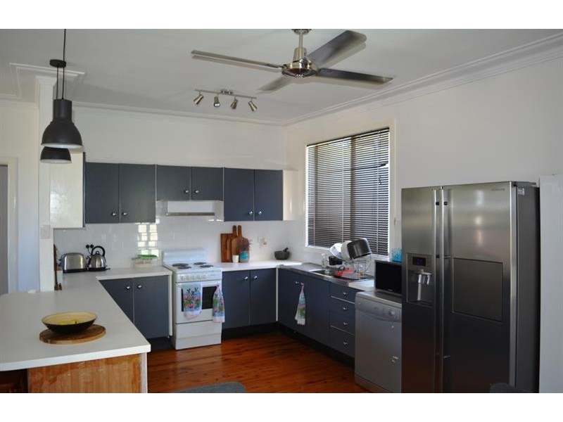 2 Moss Ave, Toukley NSW 2263