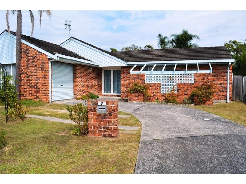 7 Telopea Cl, Lake Haven NSW 2263