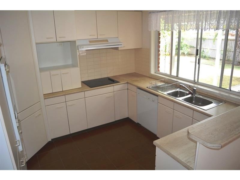 7 Telopea Cl, Lake Haven NSW 2263