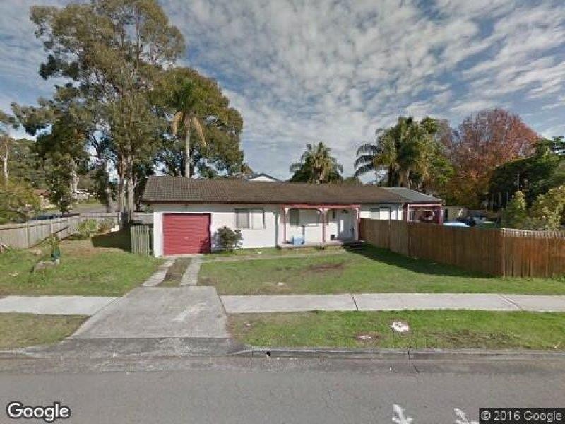 302 Lakedge Ave, Berkeley Vale NSW 2261