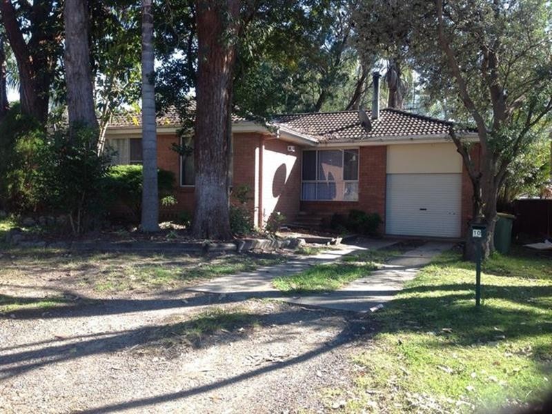 10 Kareelah Ave, Berkeley Vale NSW 2261