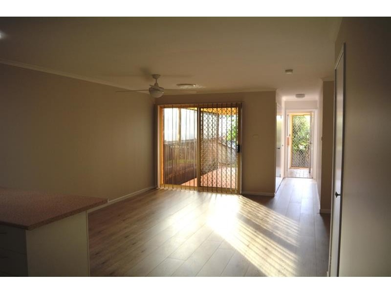 9A Woodside Ct, Lake Haven NSW 2263