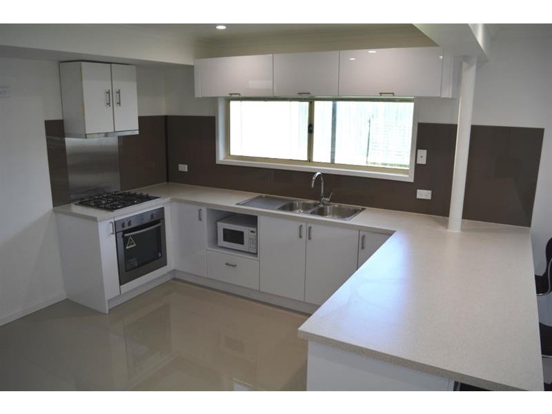 2a Yeramba Rd, Summerland Point NSW 2259