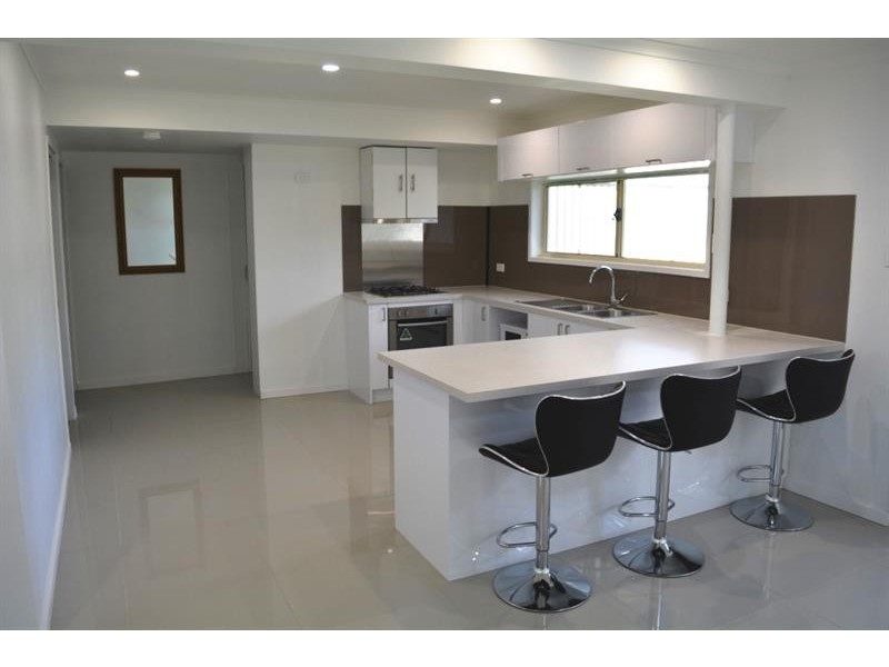 2a Yeramba Rd, Summerland Point NSW 2259