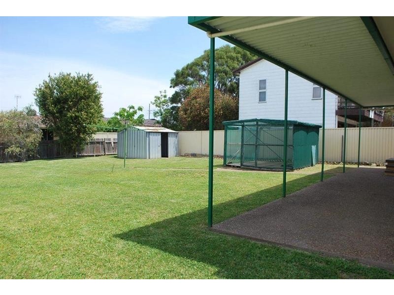 48 Spring Valley Ave, Gorokan NSW 2263